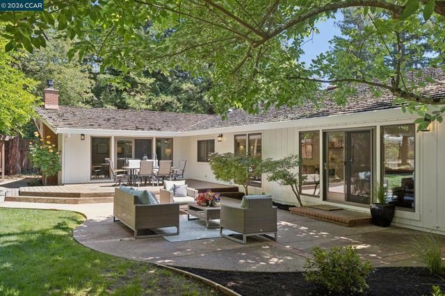 27 Shawn Ct, Alamo, CA 94507