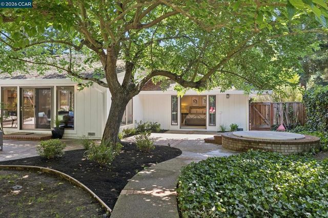 27 Shawn Ct, Alamo, CA 94507