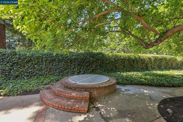 27 Shawn Ct, Alamo, CA 94507