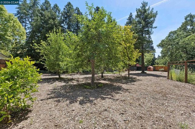 27 Shawn Ct, Alamo, CA 94507