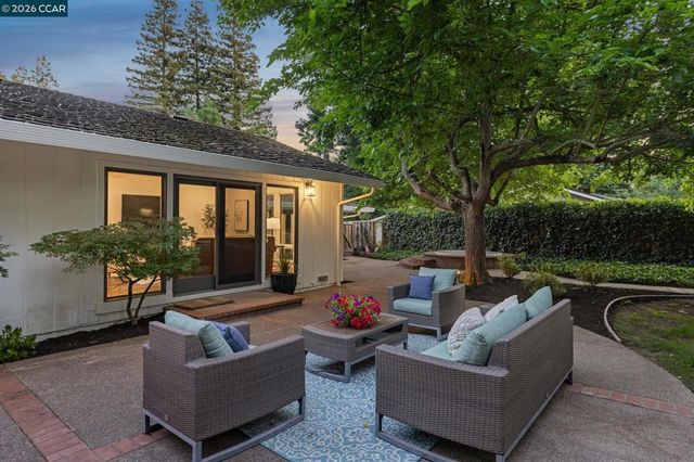 27 Shawn Ct, Alamo, CA 94507
