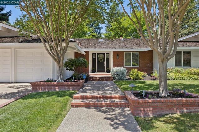 27 Shawn Ct, Alamo, CA 94507