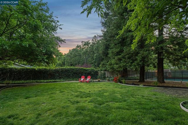 27 Shawn Ct, Alamo, CA 94507