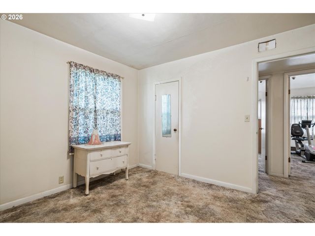 237 MYOAK Dr, Eugene, OR 97404