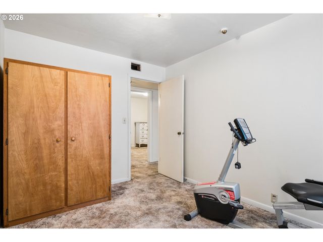 237 MYOAK Dr, Eugene, OR 97404