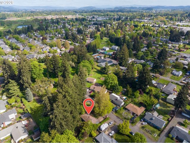 237 MYOAK Dr, Eugene, OR 97404