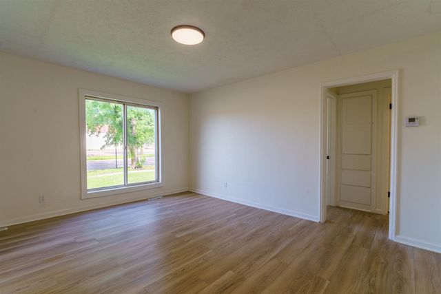 1353 N PERSHING AVE, Wichita, KS 67208