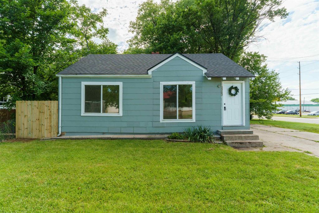 1353 N PERSHING AVE, Wichita, KS 67208