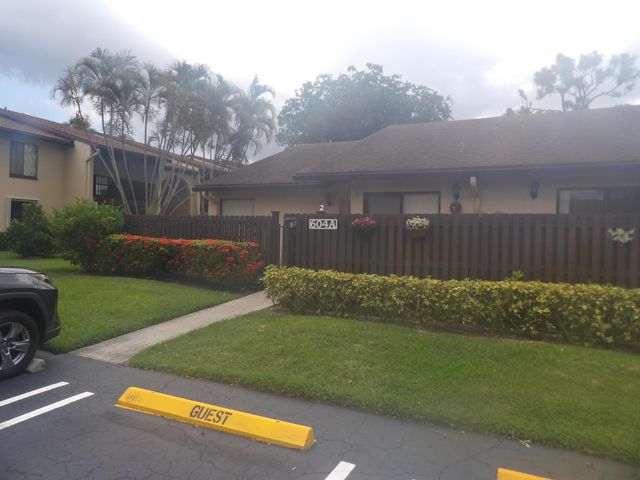 604 Sea Pine Way A, Greenacres, FL 33415
