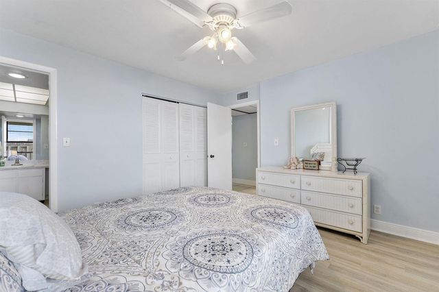 8 N Royal Palm Way 6040, Boca Raton, FL 33432