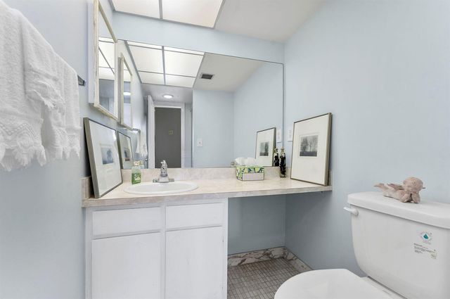 8 N Royal Palm Way 6040, Boca Raton, FL 33432