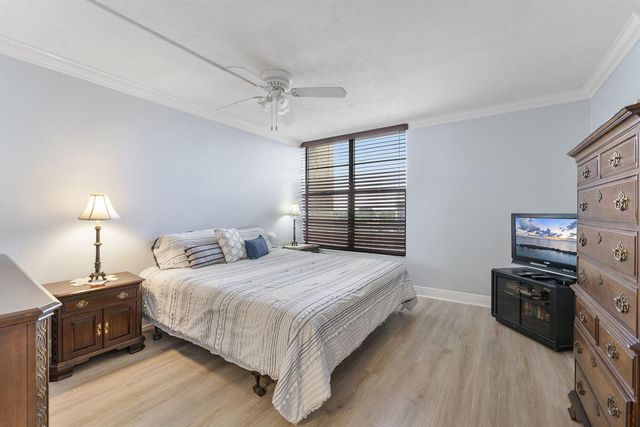 8 N Royal Palm Way 6040, Boca Raton, FL 33432