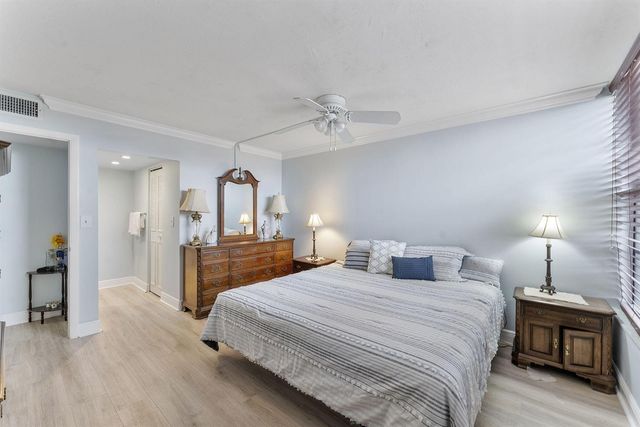 8 N Royal Palm Way 6040, Boca Raton, FL 33432