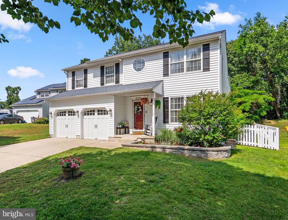 Image 2 of property listing at 7111 RUMFORD DR, Glen Burnie, MD 21061
