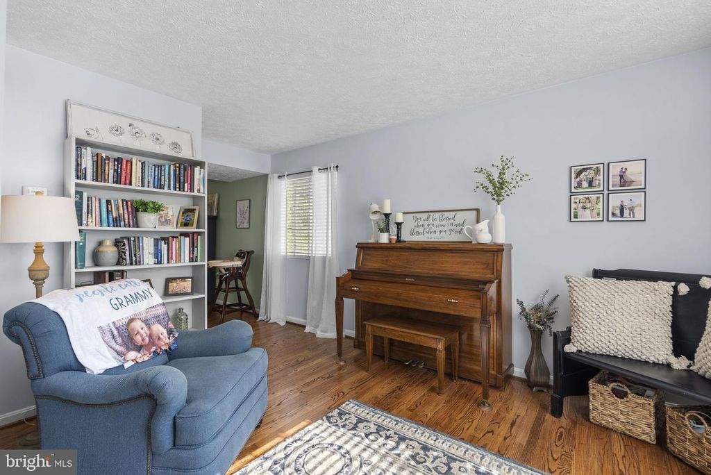 Image 3 of property listing at 7111 RUMFORD DR, Glen Burnie, MD 21061