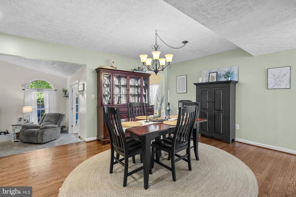 Image 9 of property listing at 7111 RUMFORD DR, Glen Burnie, MD 21061