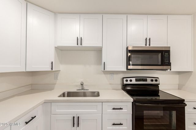 4013 W NANCY Lane, Phoenix, AZ 85041