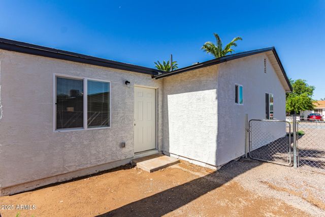 4013 W NANCY Lane, Phoenix, AZ 85041