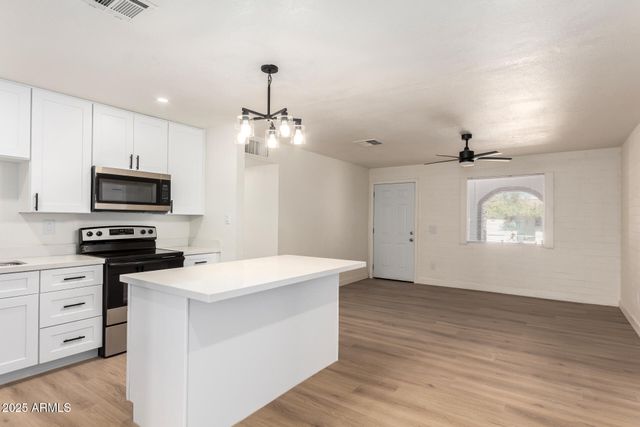 4013 W NANCY Lane, Phoenix, AZ 85041