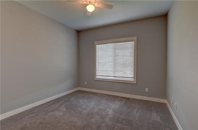 1821 NE Ravenwood Drive, Lee's Summit, MO 64086