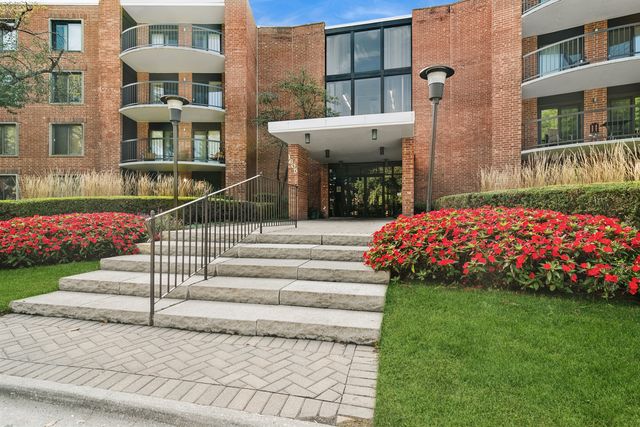 1605 E Central Road 213-B, Arlington Heights, IL 60005