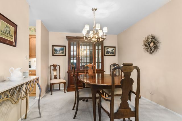 1605 E Central Road 213-B, Arlington Heights, IL 60005
