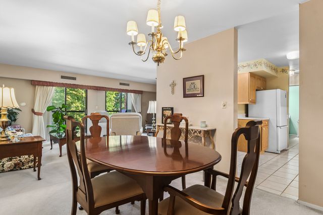 1605 E Central Road 213-B, Arlington Heights, IL 60005
