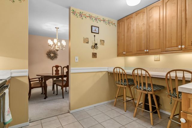 1605 E Central Road 213-B, Arlington Heights, IL 60005