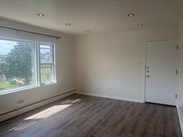 7074 W Diversey Avenue 2F, Chicago, IL 60707