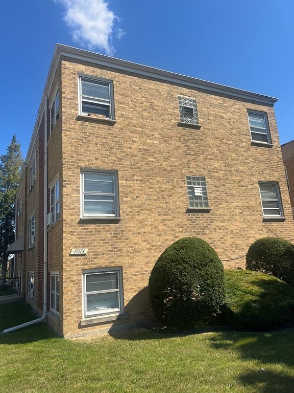 7074 W Diversey Avenue 2F, Chicago, IL 60707
