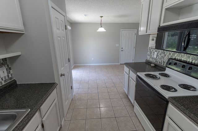 610 N GRACE LN, Columbia, MO 65201