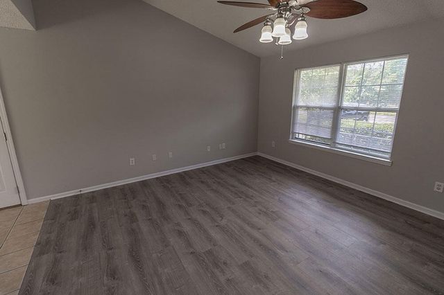 610 N GRACE LN, Columbia, MO 65201