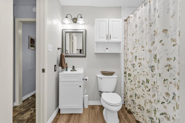 8422 Oakhaven Road, La Porte, TX 77571