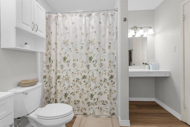 8422 Oakhaven Road, La Porte, TX 77571