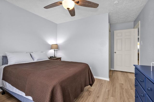 8422 Oakhaven Road, La Porte, TX 77571