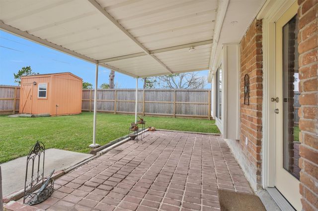 8422 Oakhaven Road, La Porte, TX 77571