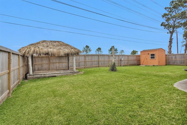 8422 Oakhaven Road, La Porte, TX 77571