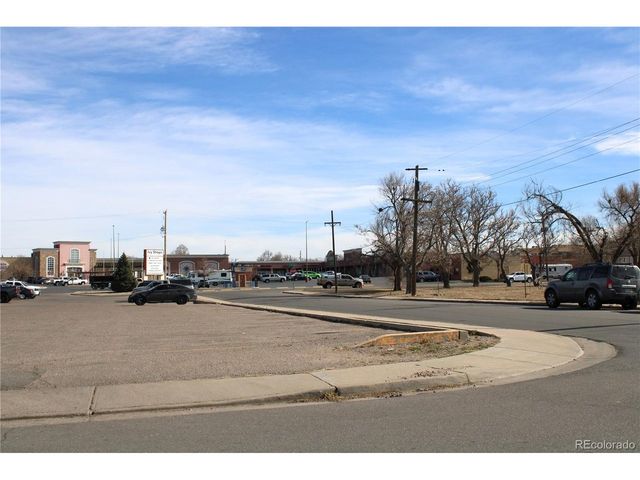 6302 Ivanhoe St, Commerce City, CO 80022