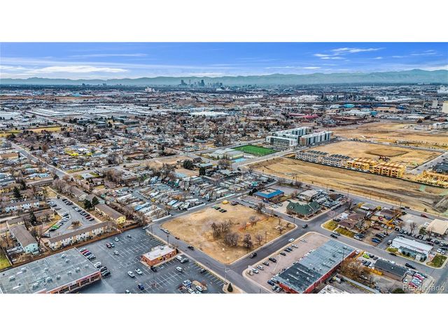 6302 Ivanhoe St, Commerce City, CO 80022