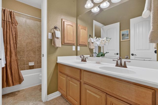 194 Maple Grove Drive, Conroe, TX 77384