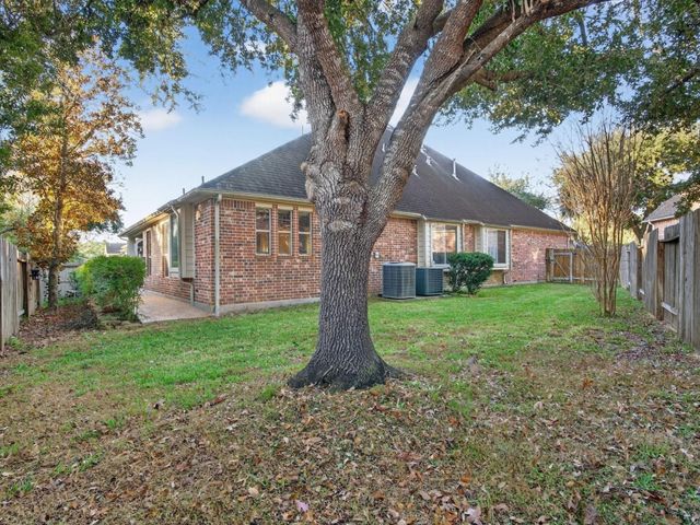 194 Maple Grove Drive, Conroe, TX 77384