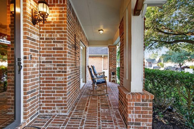 194 Maple Grove Drive, Conroe, TX 77384