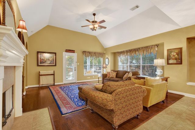 194 Maple Grove Drive, Conroe, TX 77384