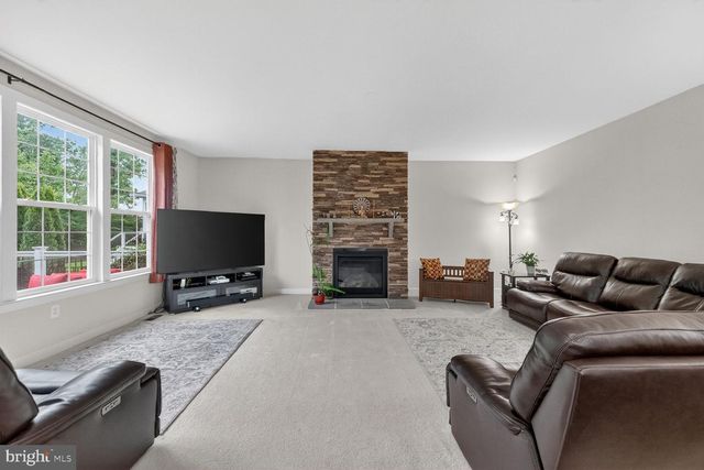 1904 BELLEVILLE DR NE, Leesburg, VA 20176