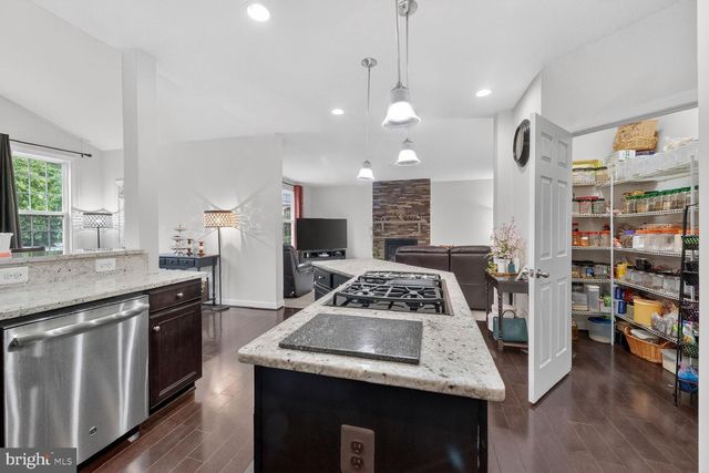 1904 BELLEVILLE DR NE, Leesburg, VA 20176