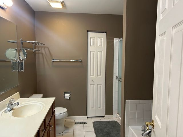 394 BAY Drive, Itasca, IL 60143