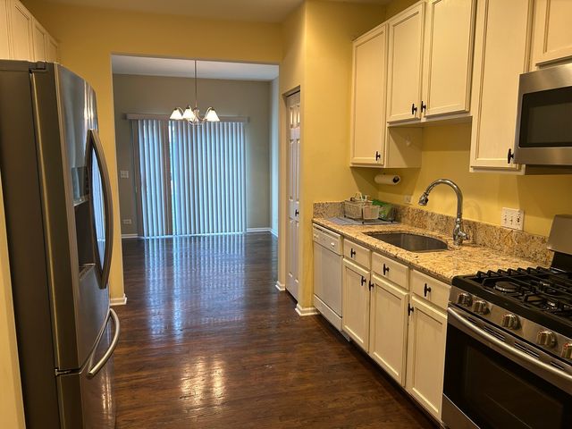 394 BAY Drive, Itasca, IL 60143