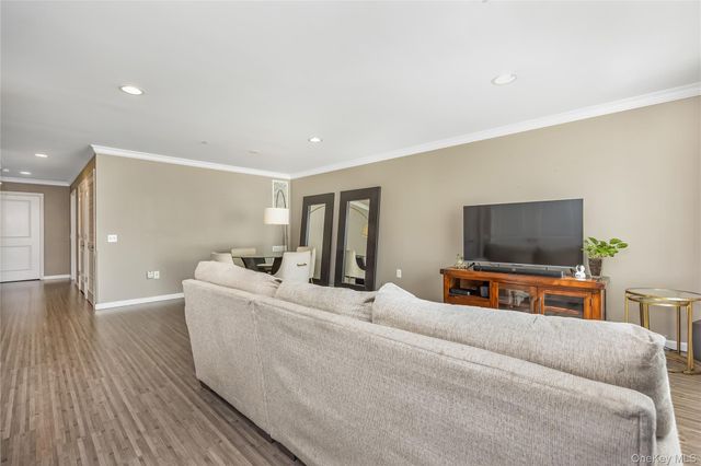 5 Hunter Drive, Central Islip, NY 11722
