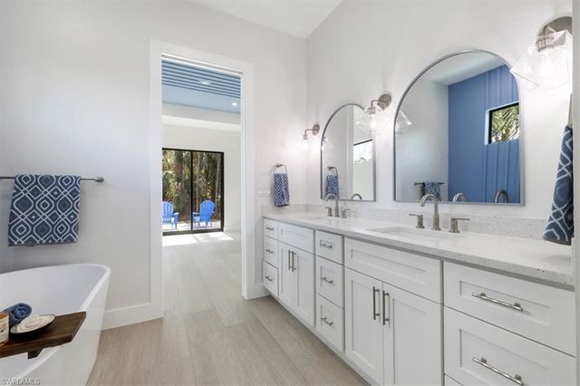 916 22nd AVE NE, Naples, FL 34120