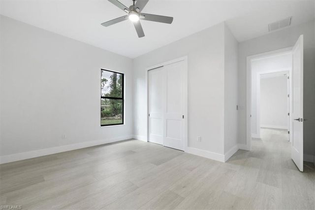 916 22nd AVE NE, Naples, FL 34120